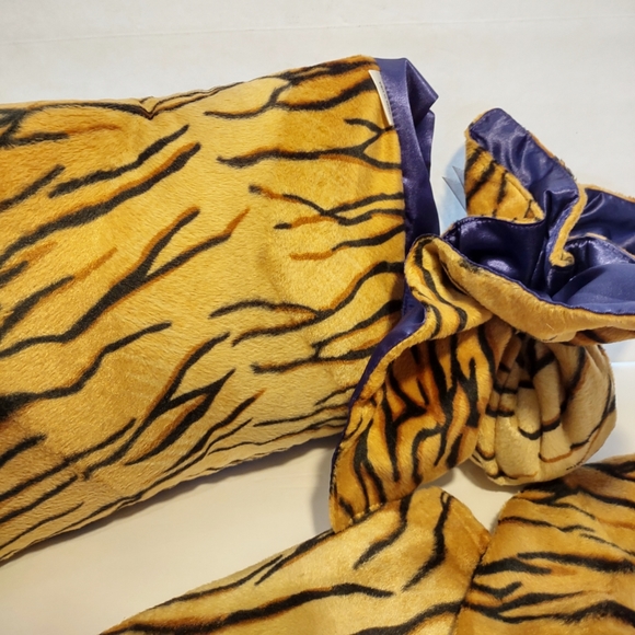 4 pc Baby Bengal Tiger Stripe Set. Pillow, Bib, 2 burp clothes - Picture 2 of 4